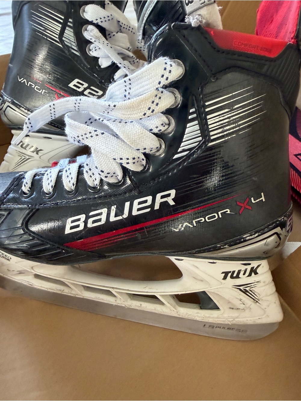 Bauer Vapor X4 Ice Hockey Skates, size 8